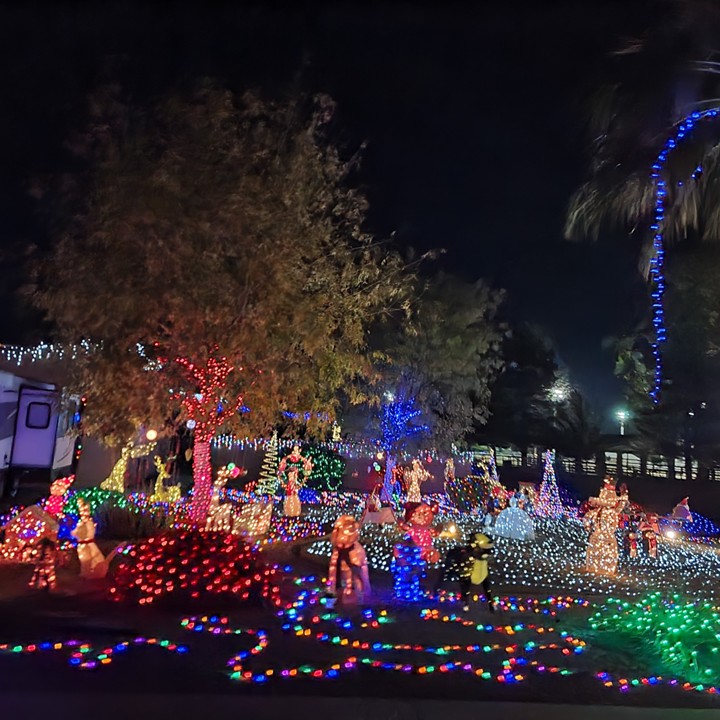 Christmas Light Tour Bus Rentals - Ramblin Ridez Party Bus Rentals