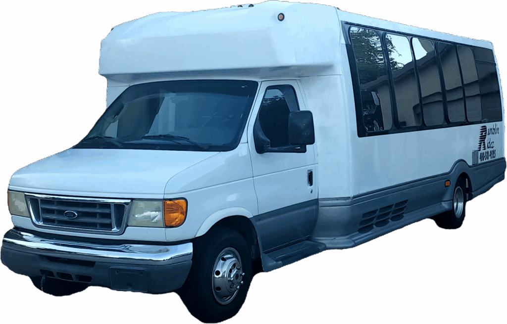 Exterior_view_White_Bus_Ramblin_Ridez